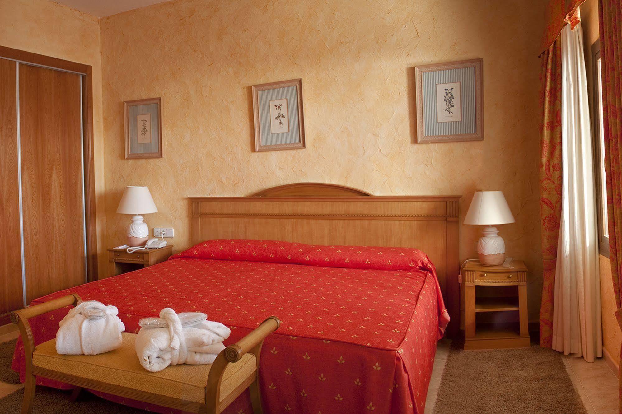 Hotel Servigroup Montiboli Вилахойоса Екстериор снимка